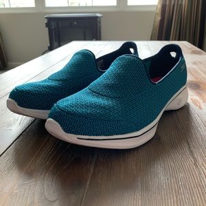 Worn Once! Skechers Go Walk, Teal, Sz 10